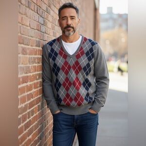 Alan Paine 100% Cashmere V-Neck Argyle Sweater